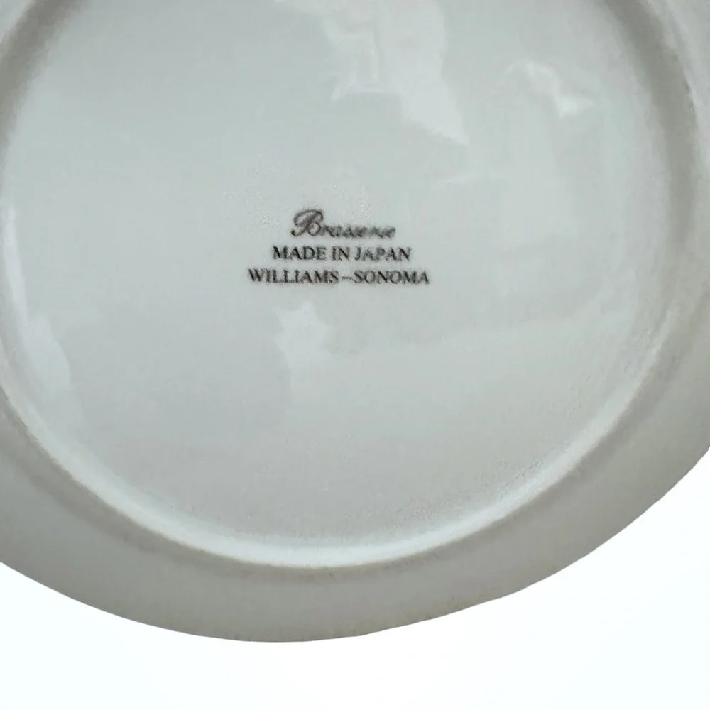 Williams Sonoma Brassiere Elegant White Dinner Plate with Wide Platinum Trim